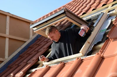 Pose de fenêtres de toit Velux à Teyssières
